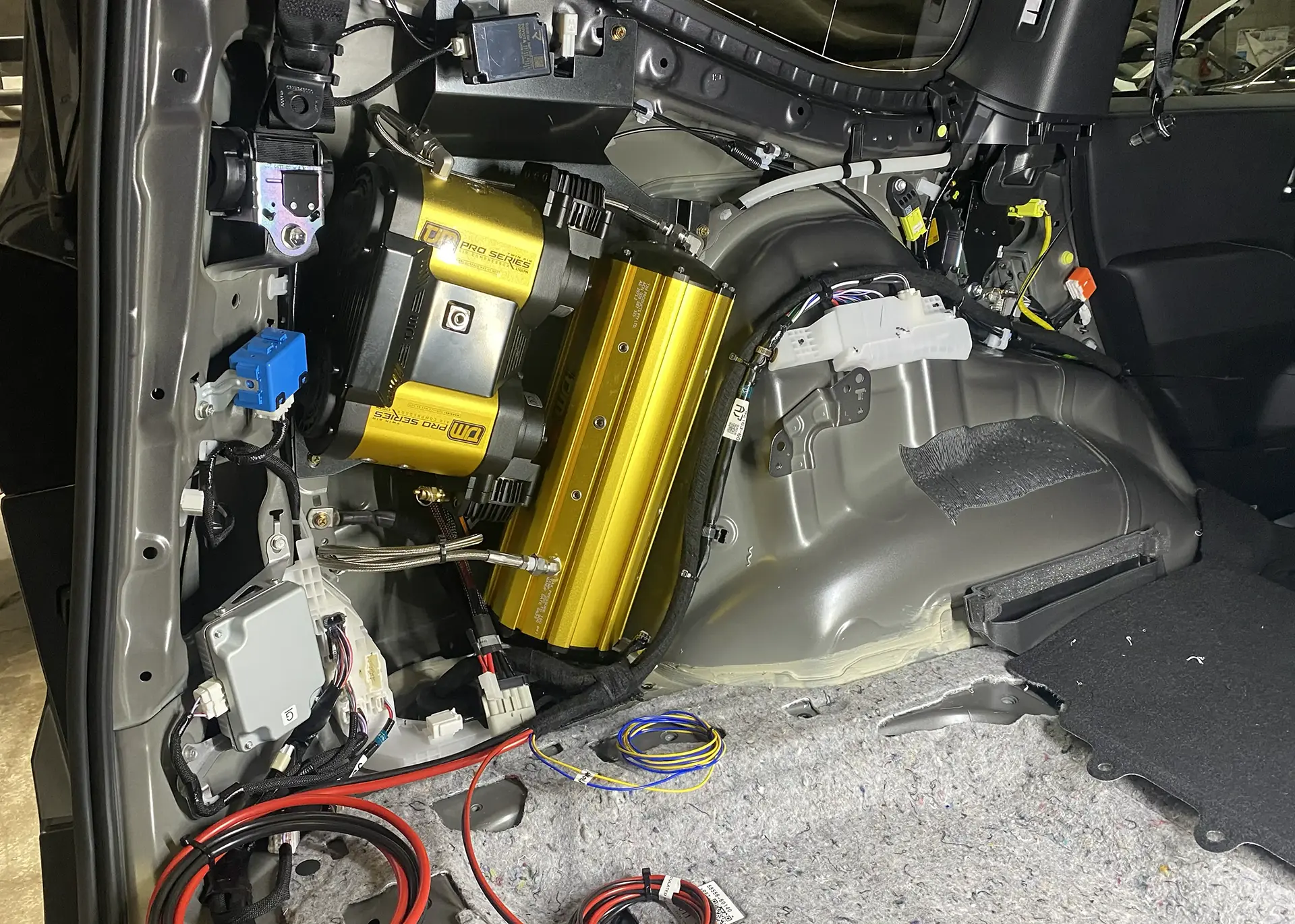 Howards - Air Compressor - Toyota Landcruiser 01