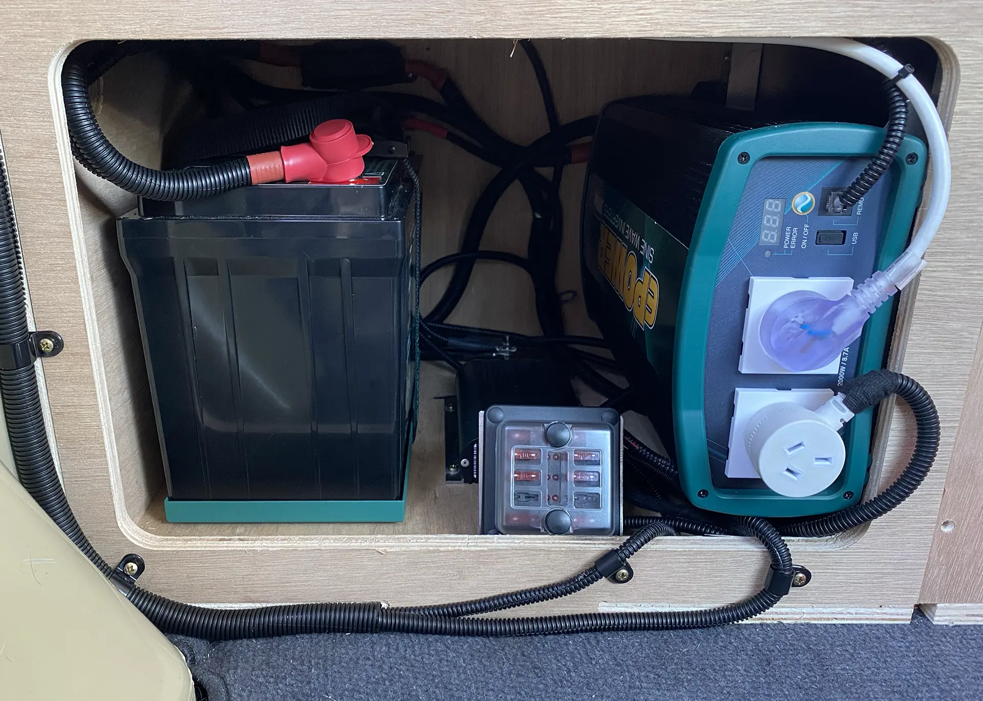 Howards - Dual Battery System - Campervan 01