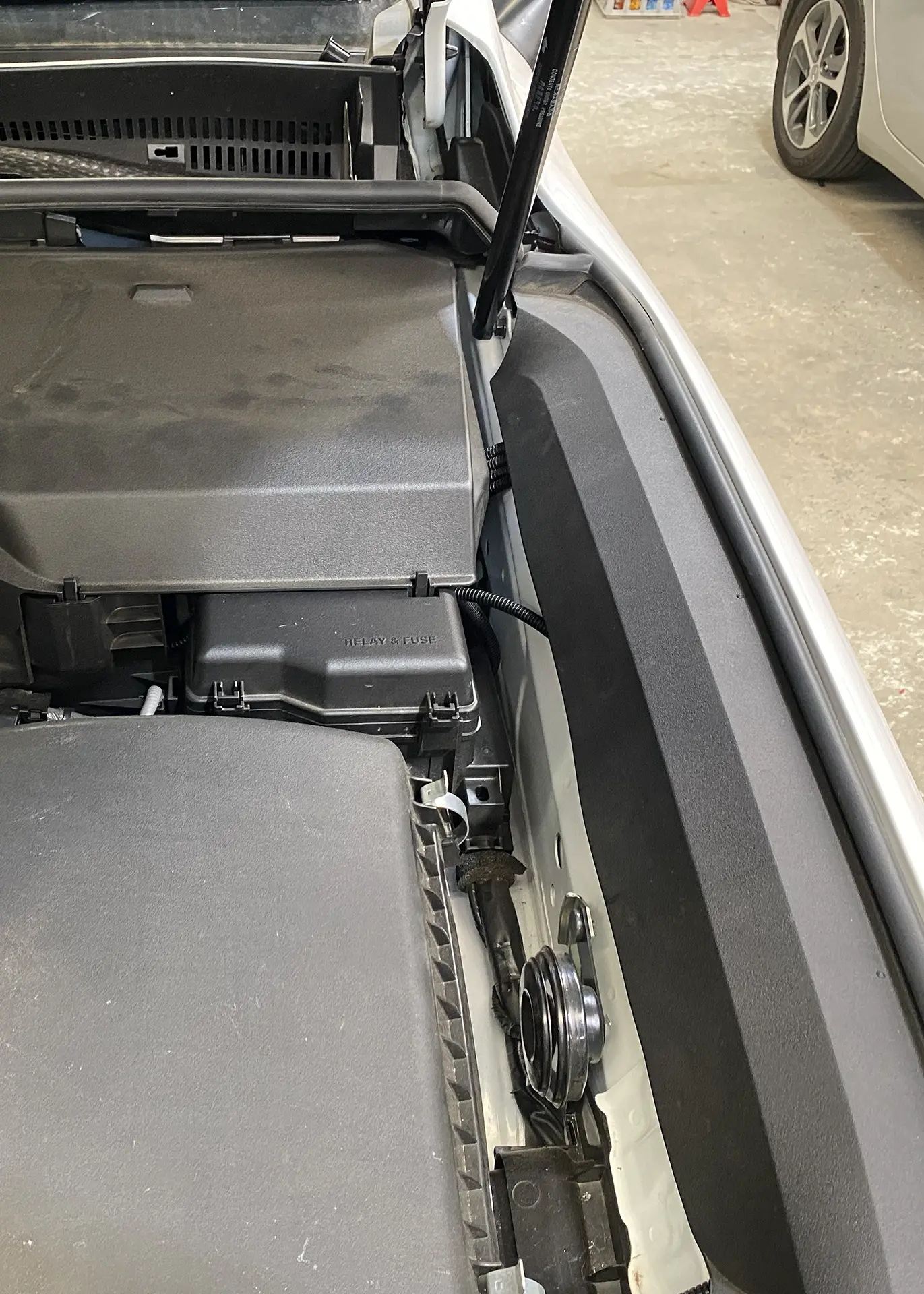 Howards - Dual Battery System - Toyota Landcruiser 06