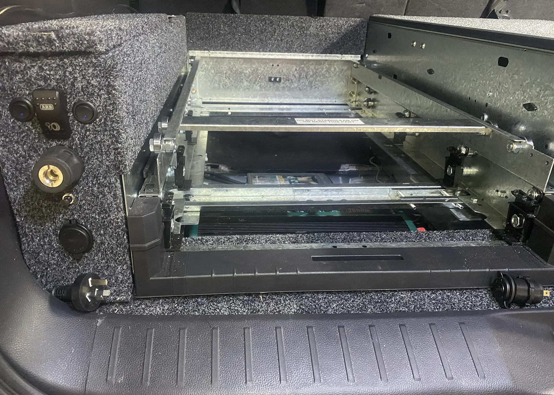 Howards - Dual Battery System - Toyota Landcruiser 07